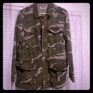 Camo jacket Size L, super cute and trendy.